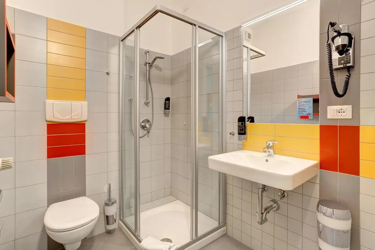 Hostel Meininger Milano Garibaldi Italy