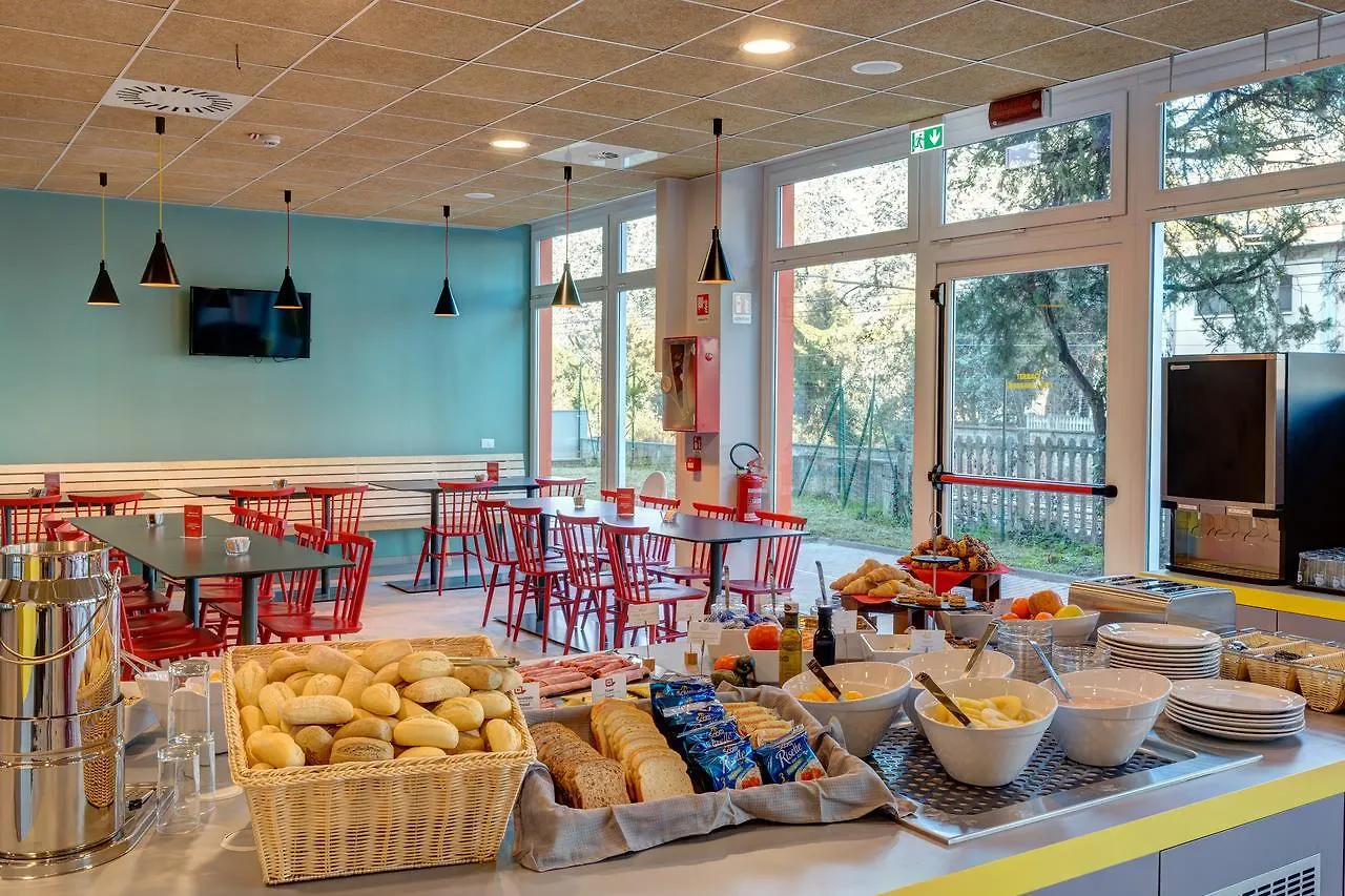 Meininger Milano Garibaldi Hostel Milan