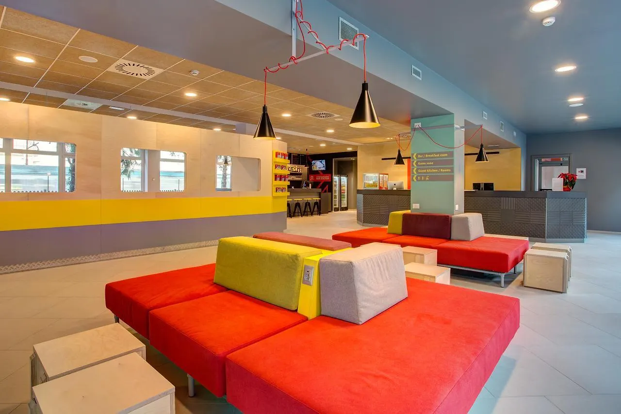 Hostel Meininger Milano Garibaldi