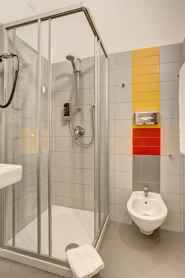 Hostel Meininger Milano Garibaldi Włochy